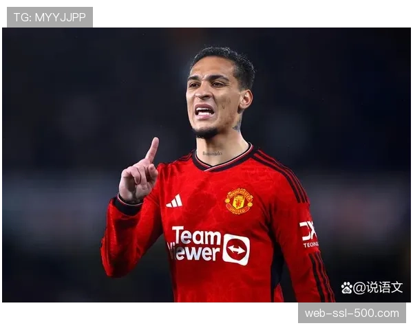 前切尔西定位球教练安东尼-巴里现身伯纳乌看台，引发其可能加盟皇马的传闻